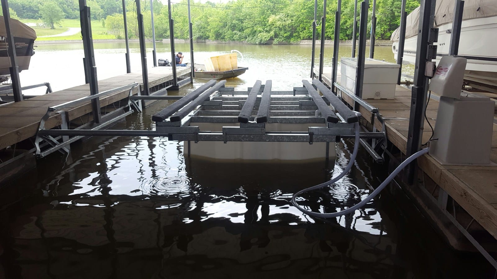 Econo Lift installation at Lake of the Ozarks