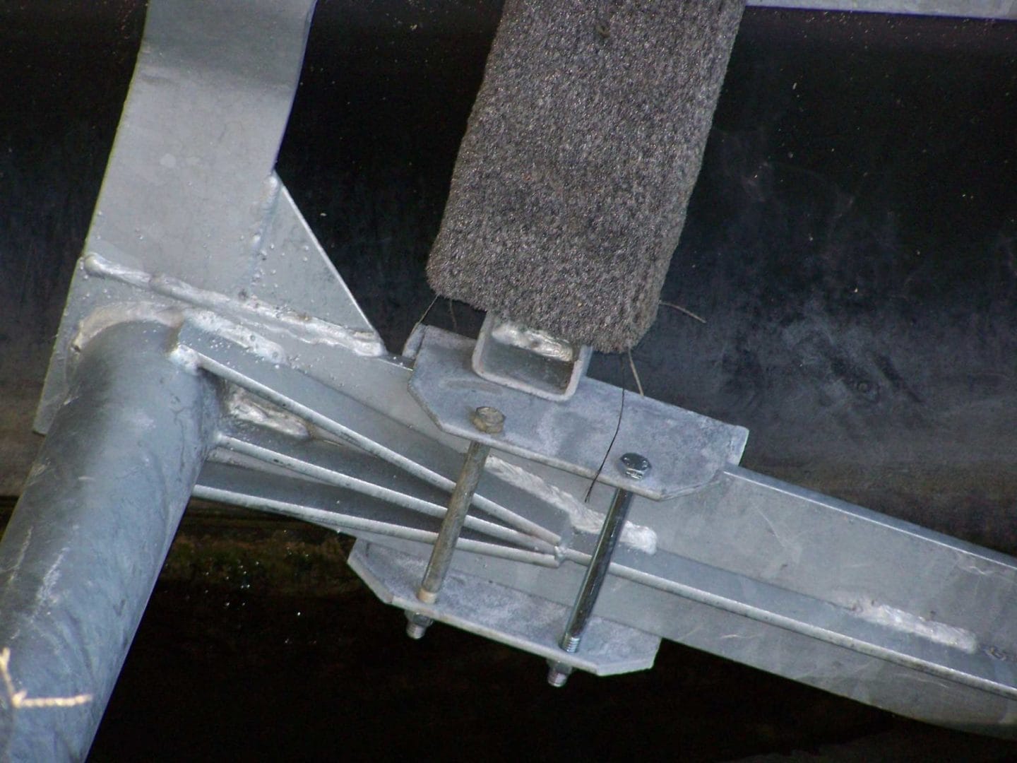 Econo Lift installation at Lake of the Ozarks