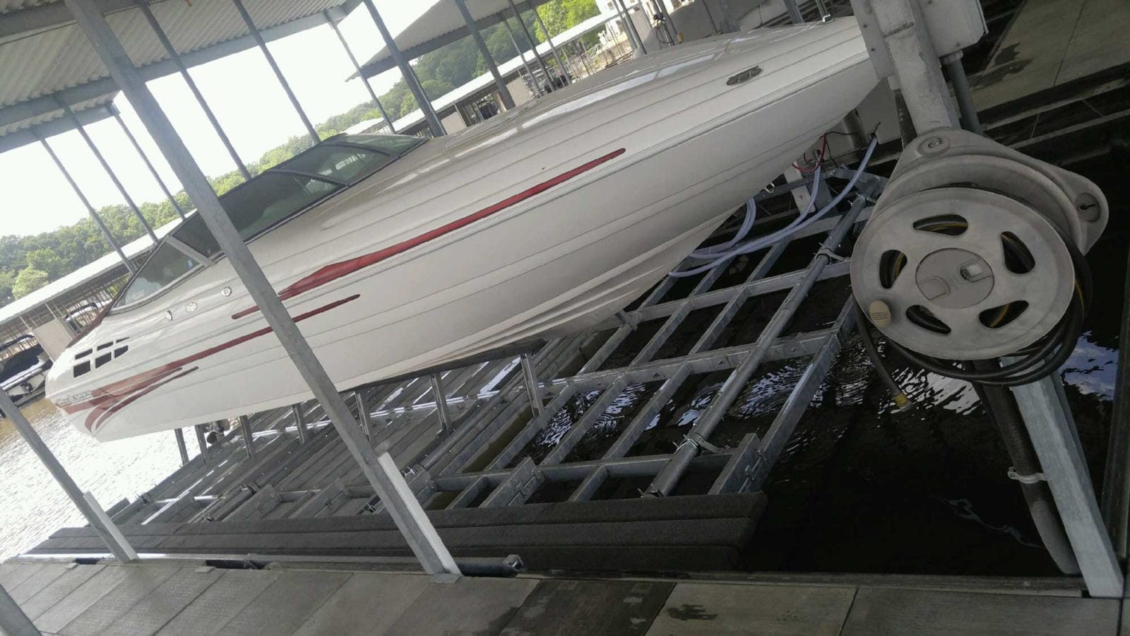 Econo Lift installation at Lake of the Ozarks