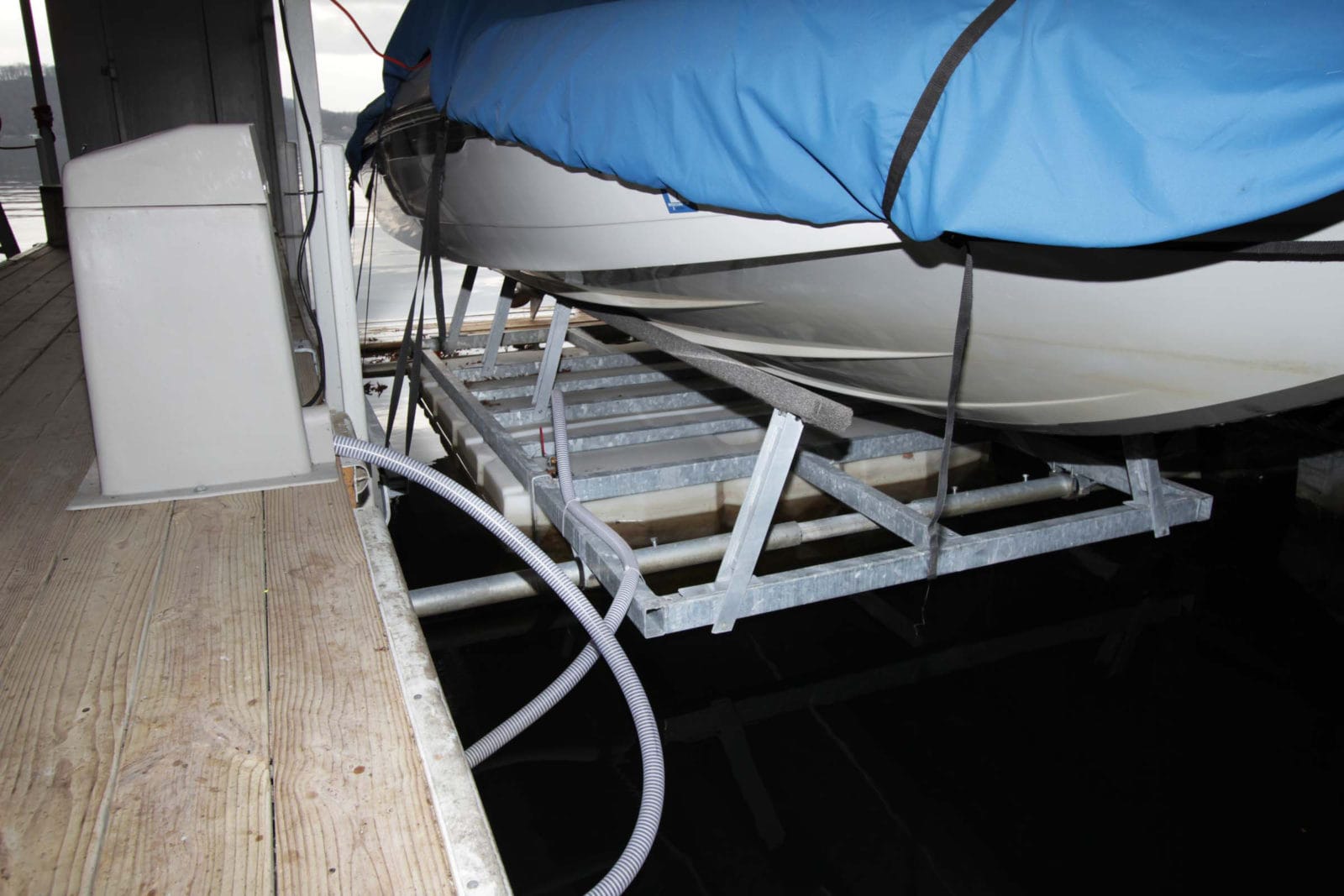 Econo Lift installation at Lake of the Ozarks