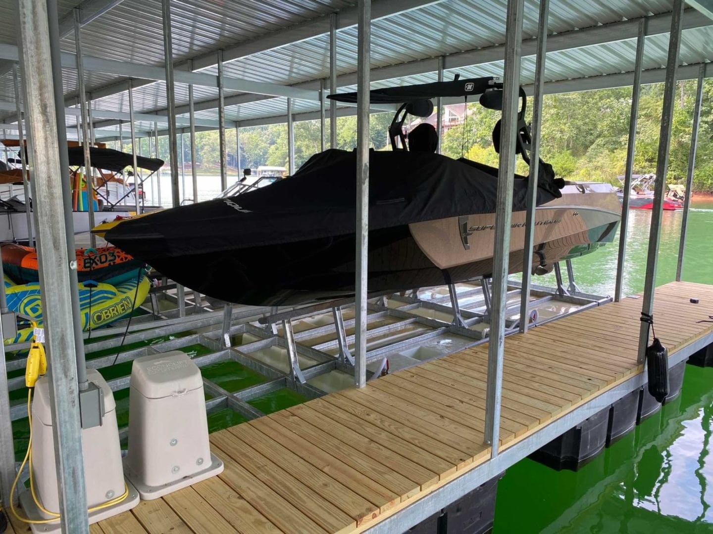 Econo Lift installation at Lake of the Ozarks