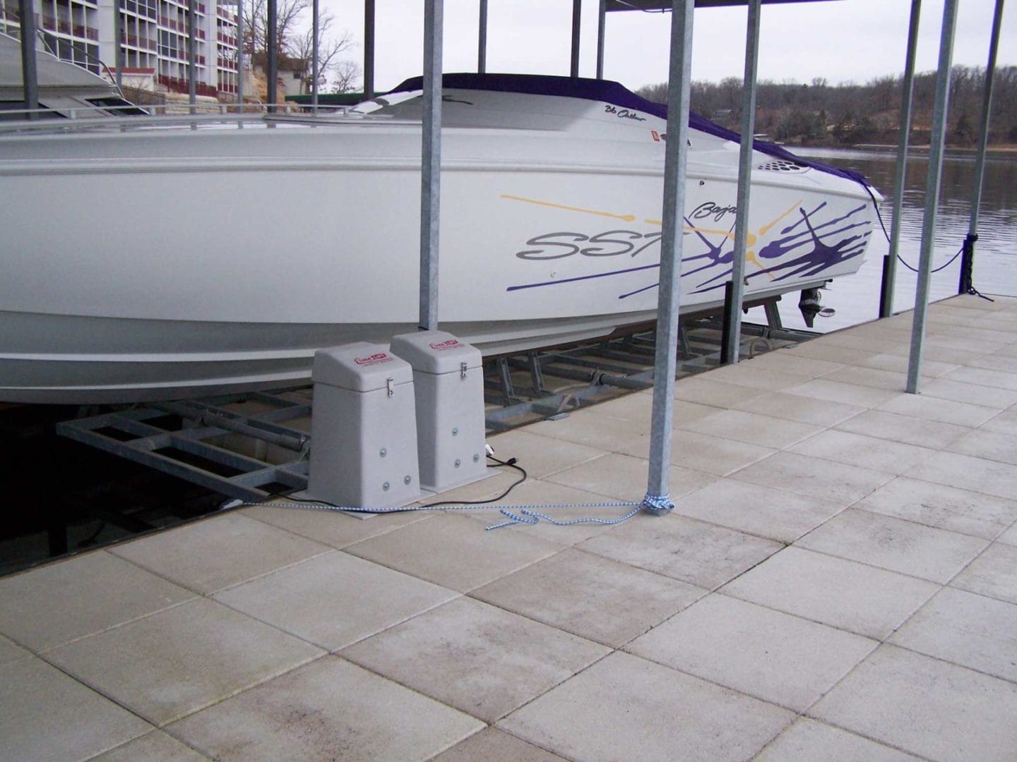 Econo Lift installation at Lake of the Ozarks