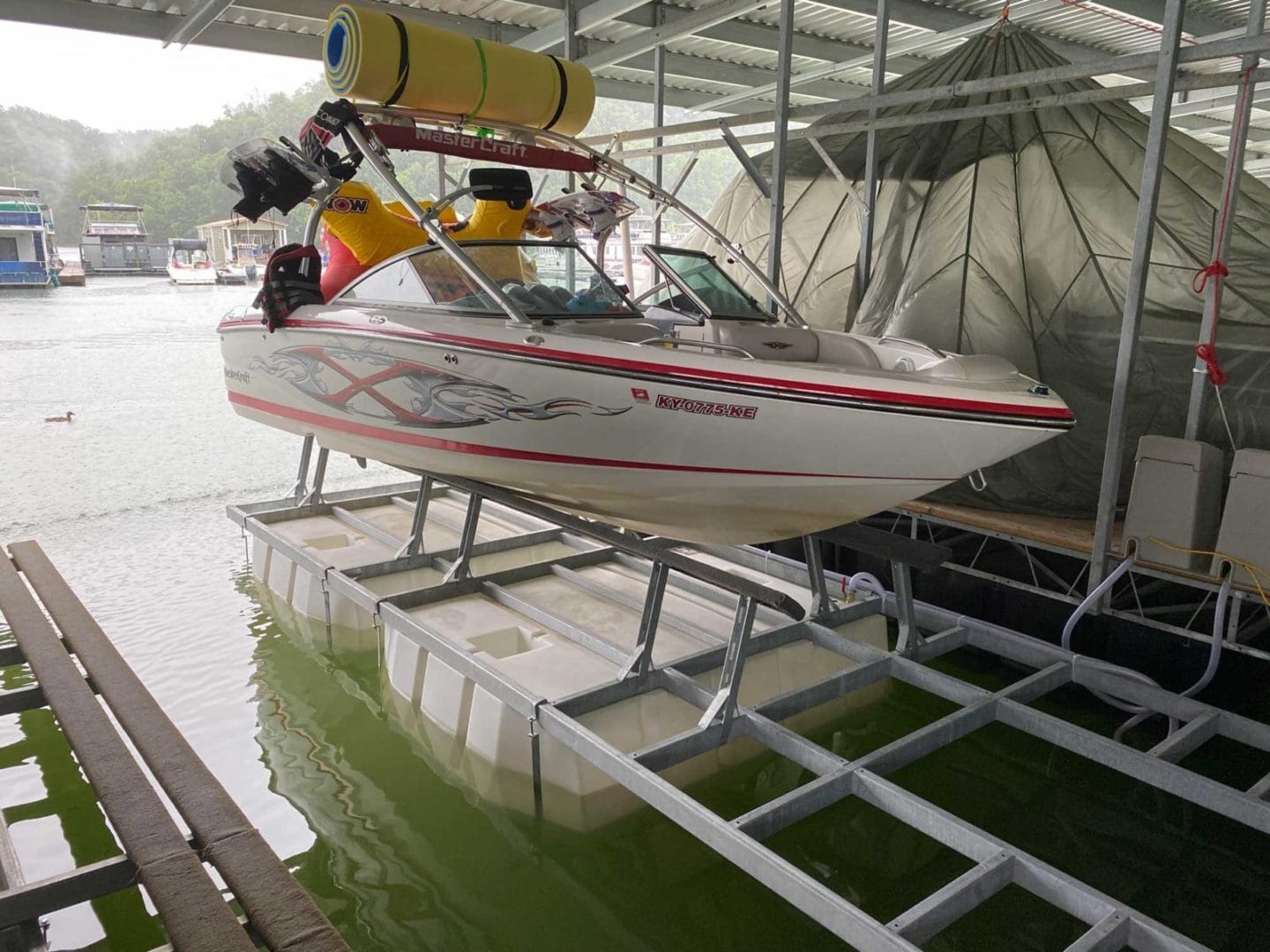 Econo Lift installation at Lake of the Ozarks