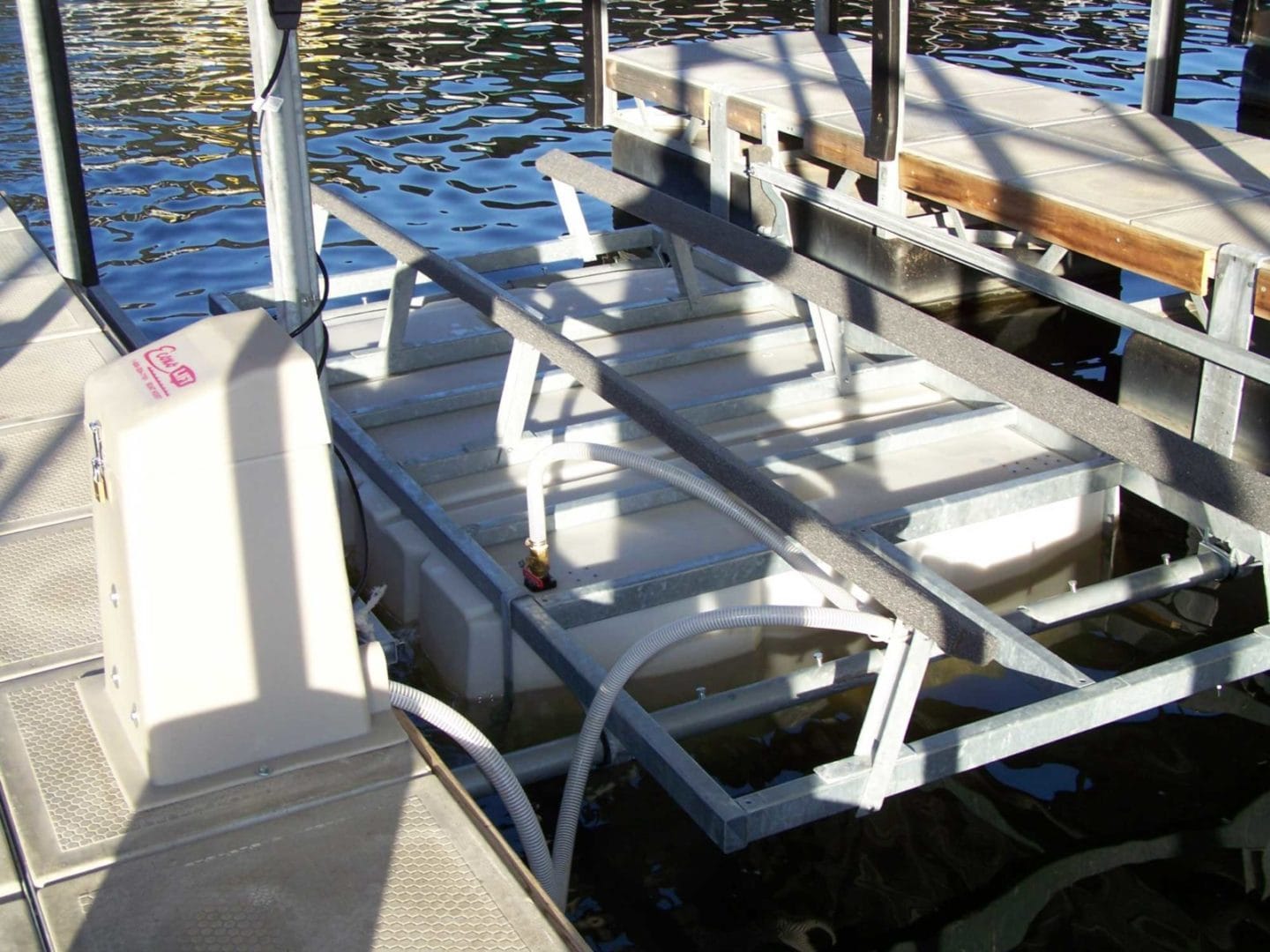 Econo Lift installation at Lake of the Ozarks