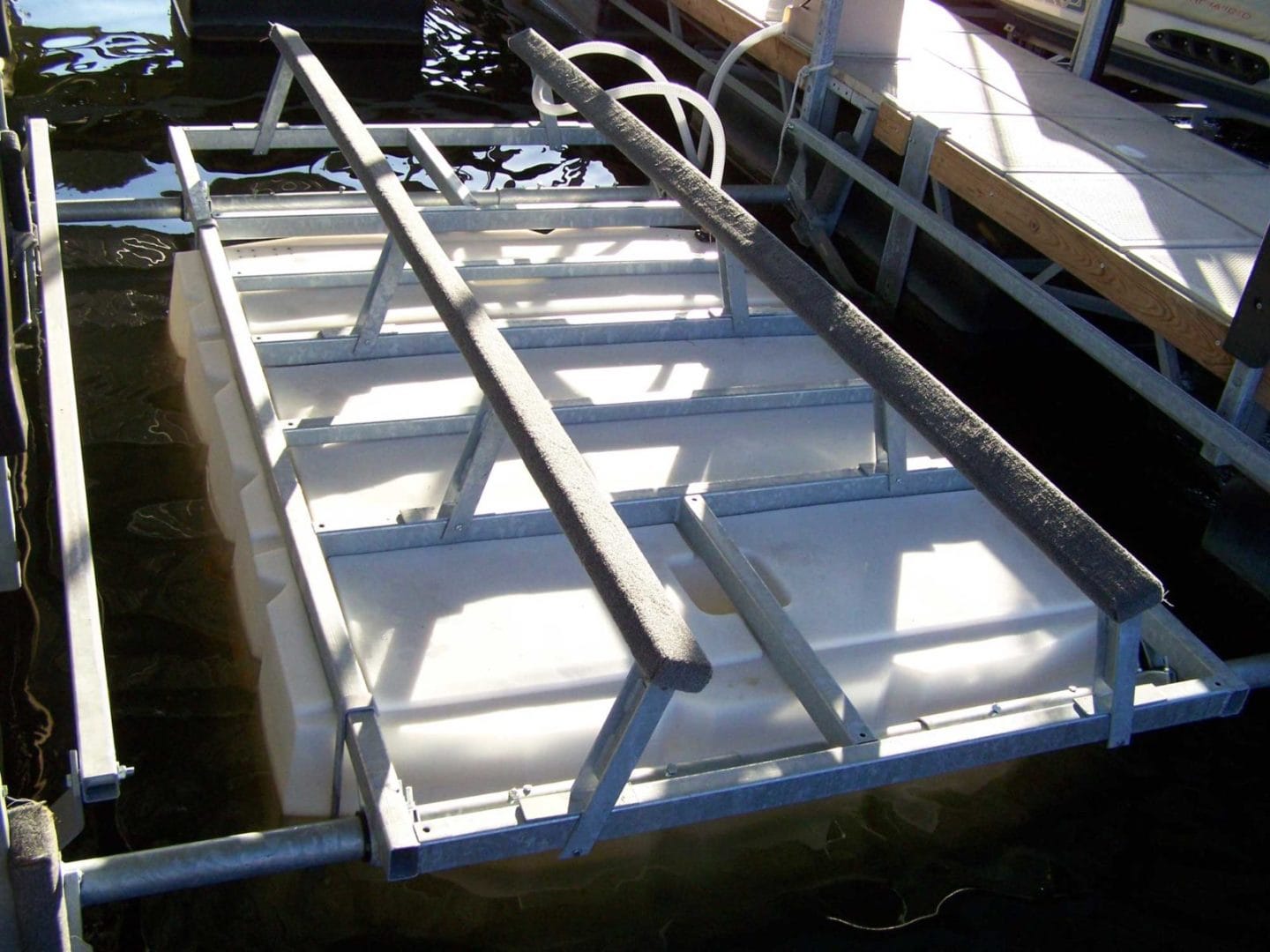 Econo Lift installation at Lake of the Ozarks