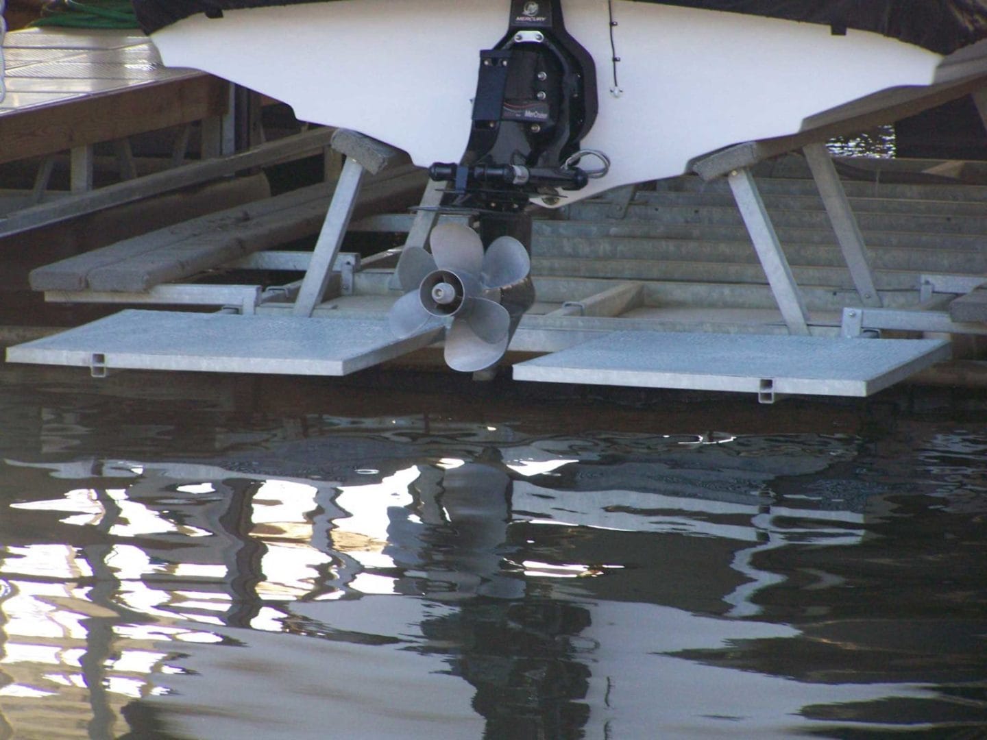 Econo Lift installation at Lake of the Ozarks