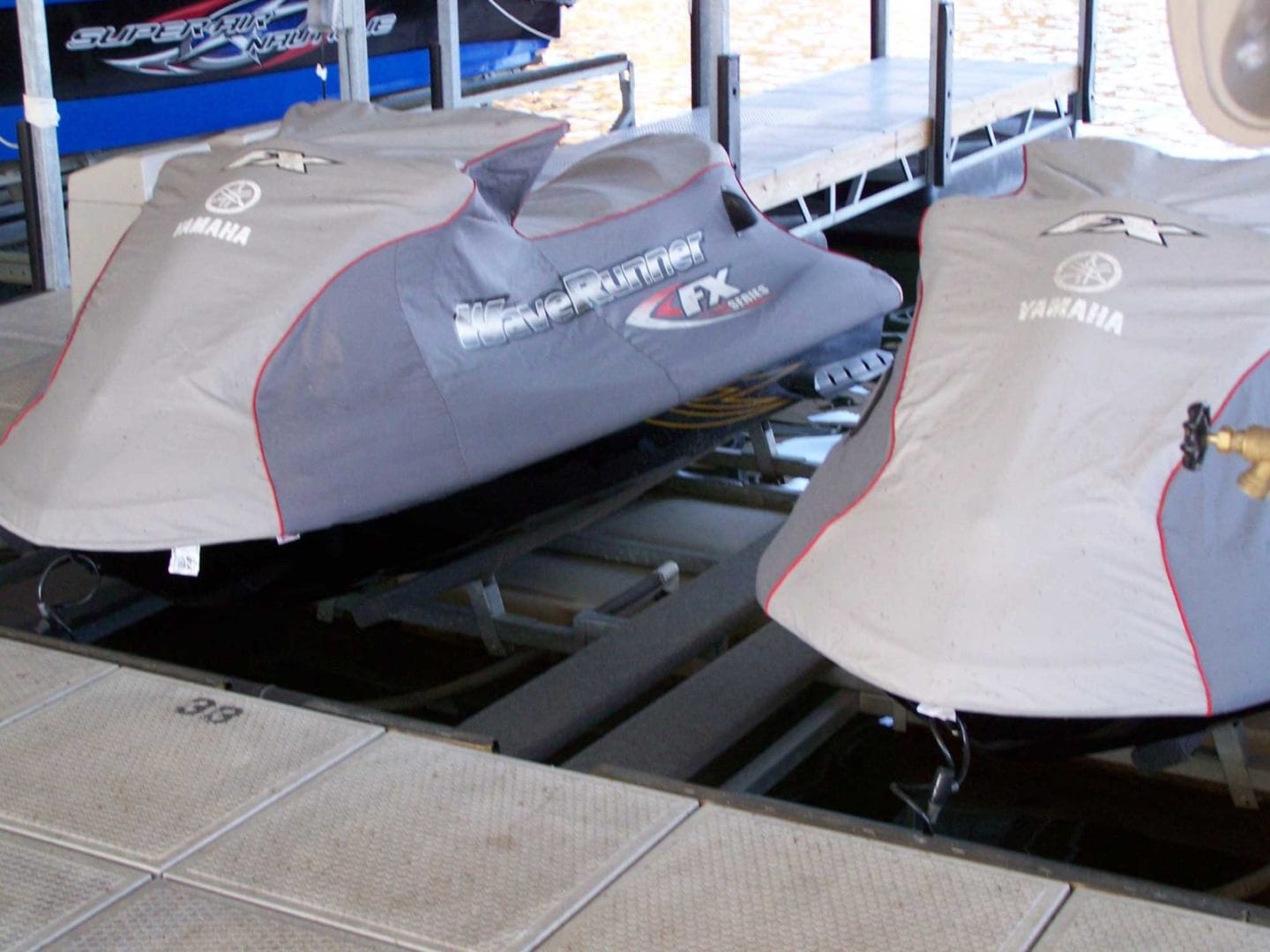 Econo Lift installation at Lake of the Ozarks