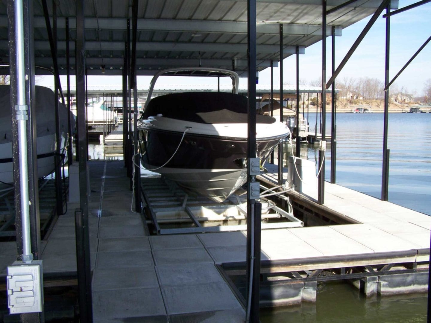 Econo Lift installation at Lake of the Ozarks