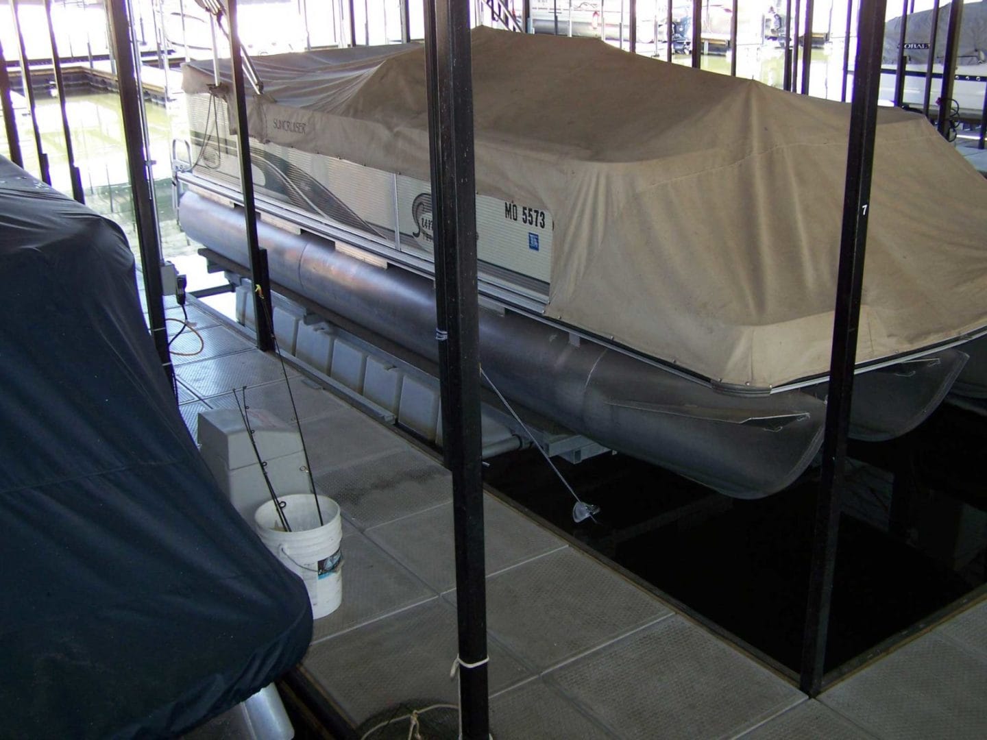 Econo Lift installation at Lake of the Ozarks