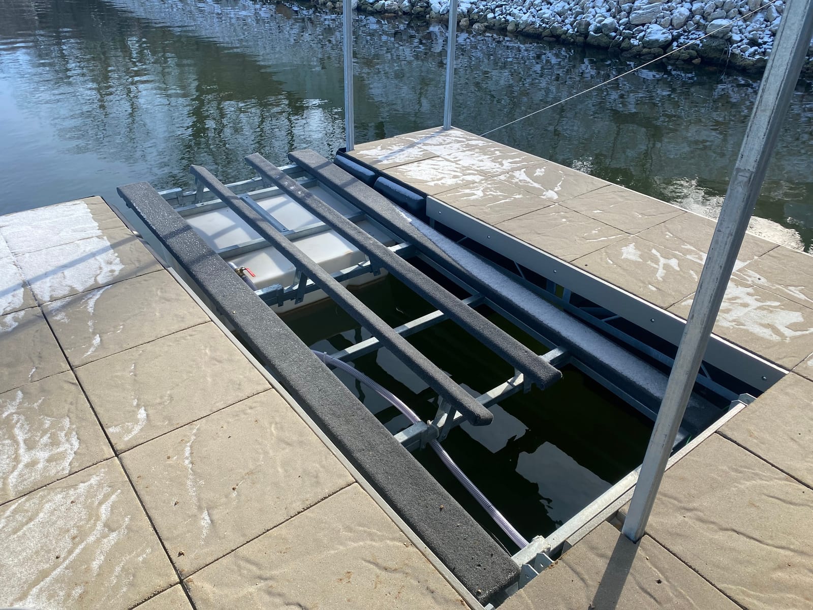 Econo Lift Jolt 1,100 lb single personal watercraft lift