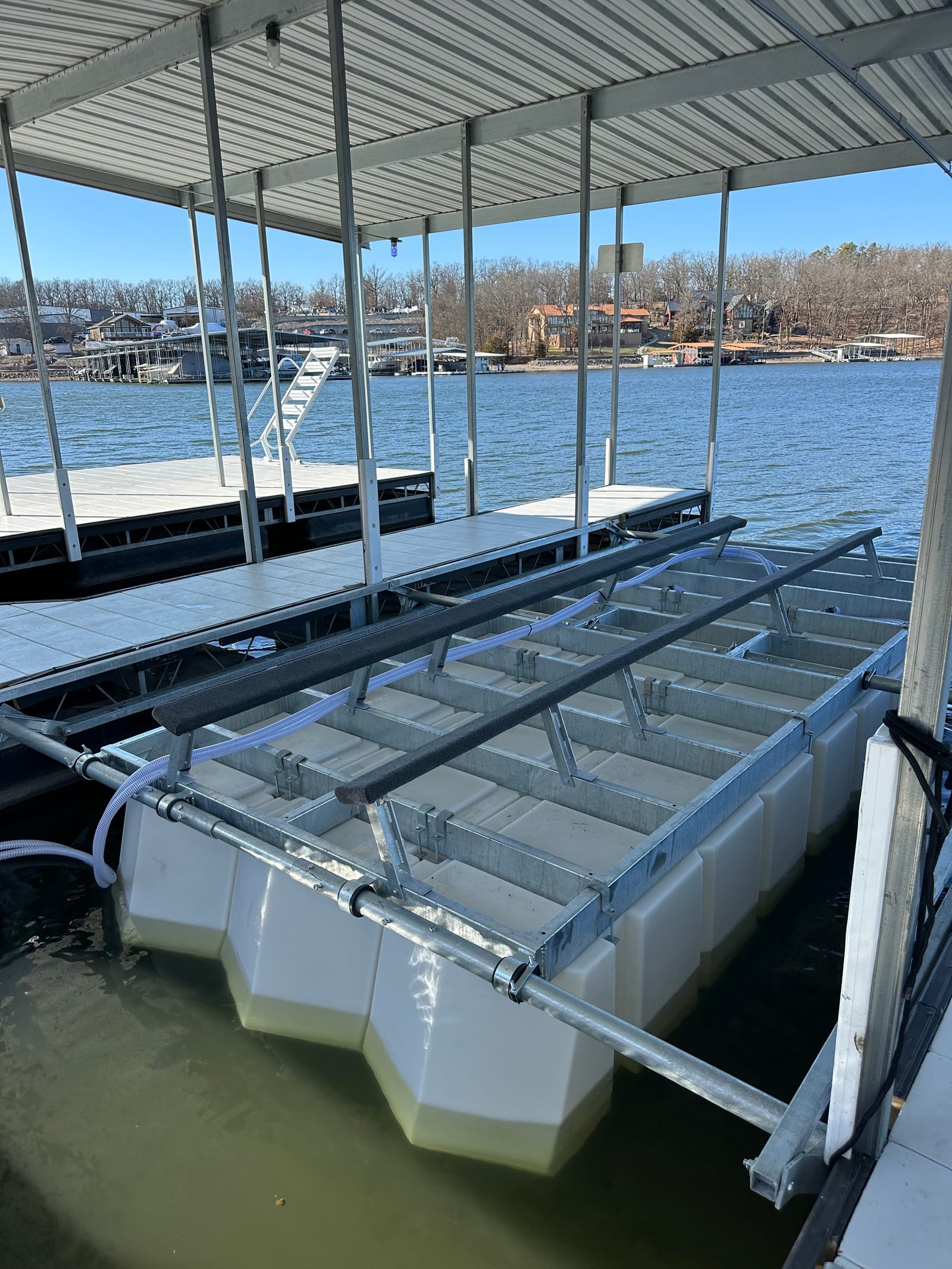 Econo Lift Surge 12,000 lb Rough Water Side Mount