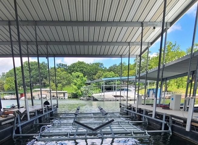 Econo Lift Current 14,000 lb Side Mount Boat Lift 1428