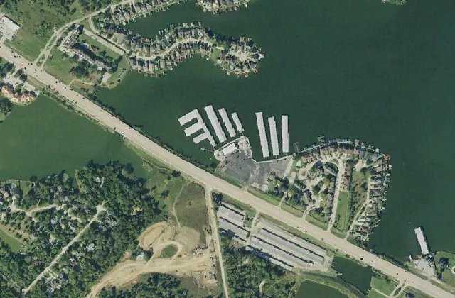 Overhead view of April Plaza Marina (USGS imagery)
