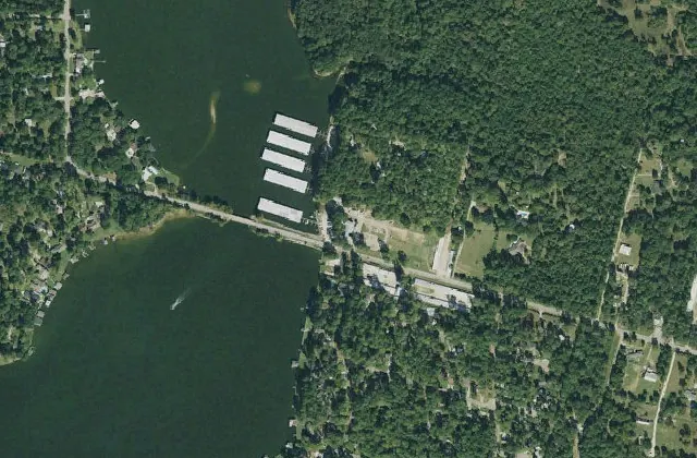 Overhead view of Stow-A-Way Marina (USGS imagery)