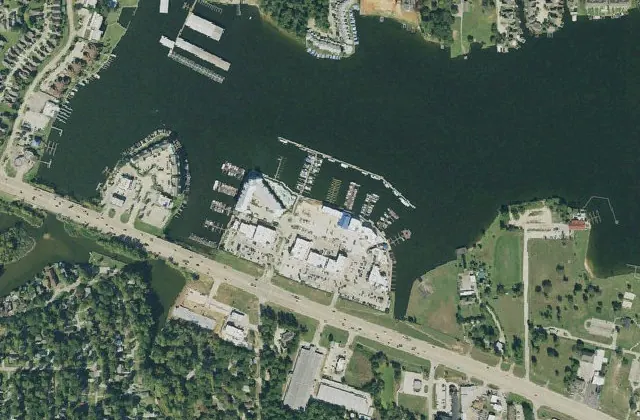 Overhead view of Waterpoint Marina (USGS imagery)