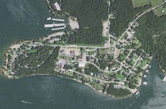 Overhead view of Baxter Marina (USGS imagery)