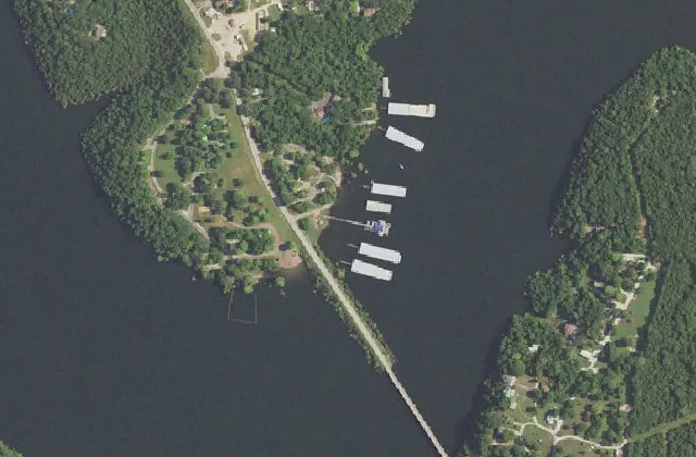 Overhead view of Eagle Rock Marina (USGS imagery)